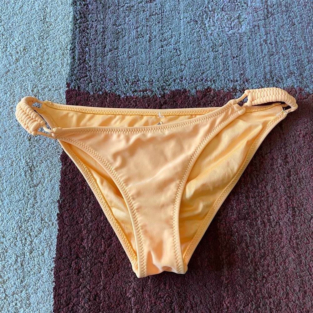 Volcom bottoms
